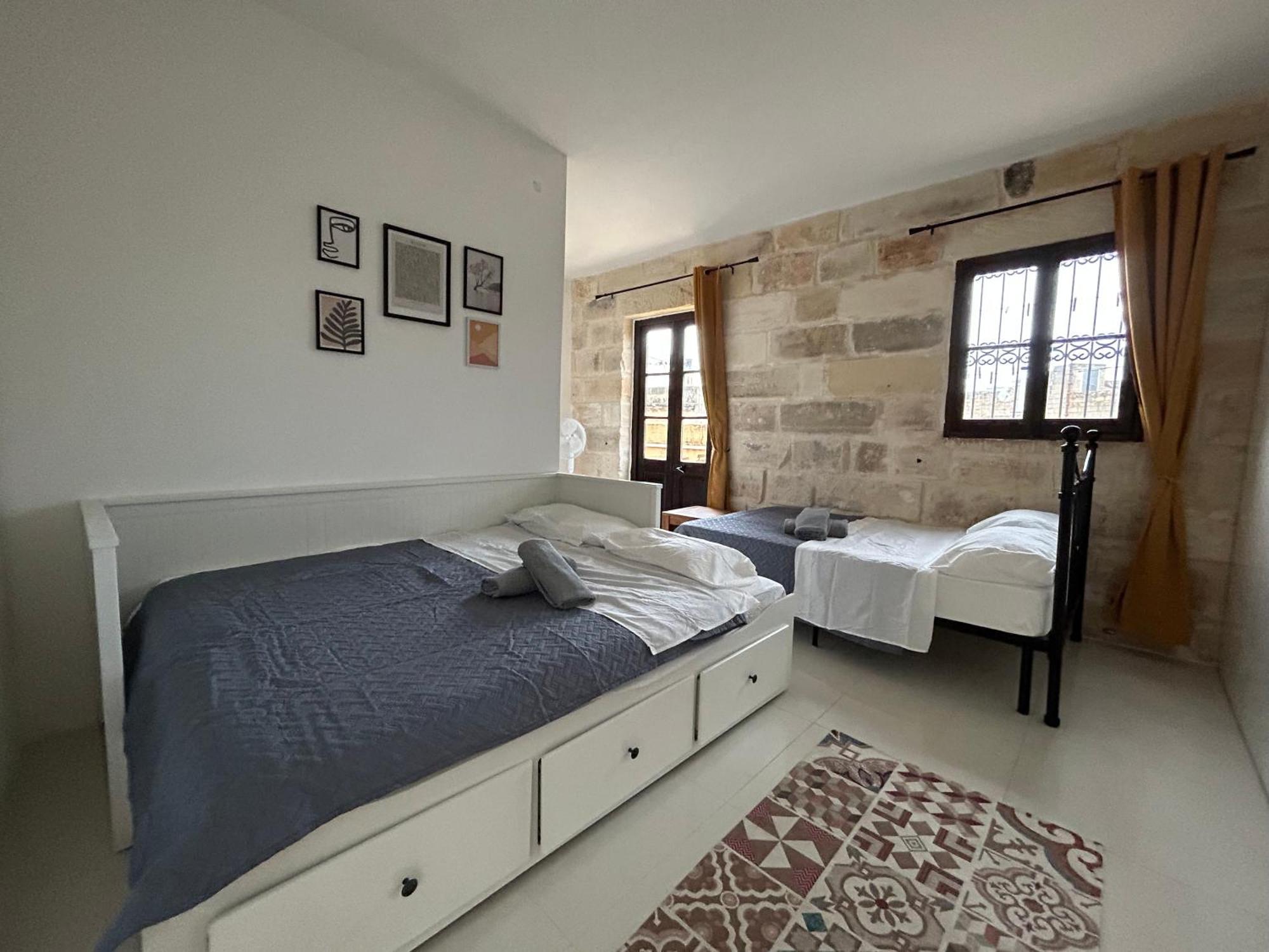 Traditional House Of Character With Terrace - Central, Cozy & Calm Apartment Birkirkara Exterior photo